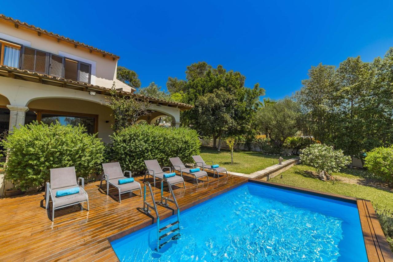 Villa Alcanada Garden Alcudia  Bagian luar foto